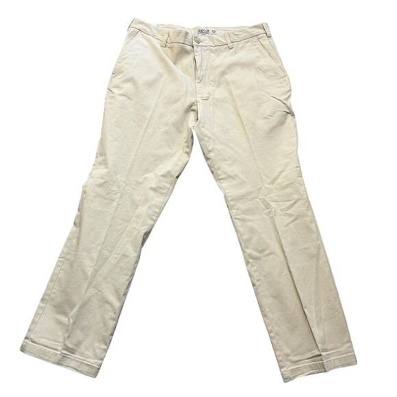 Izod  Saltwater Stretch Khaki Chino Pants - Picture 2 of 6